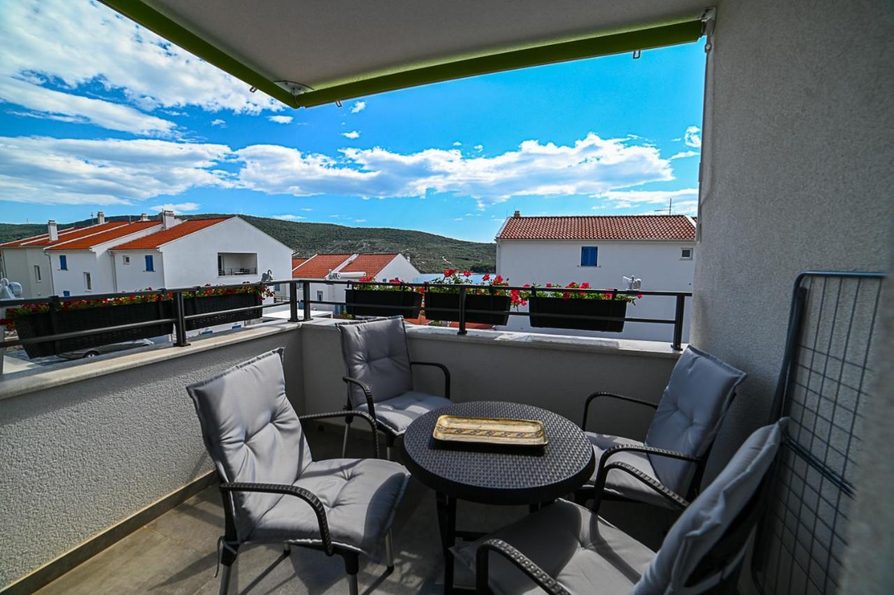 Bine Apartment *